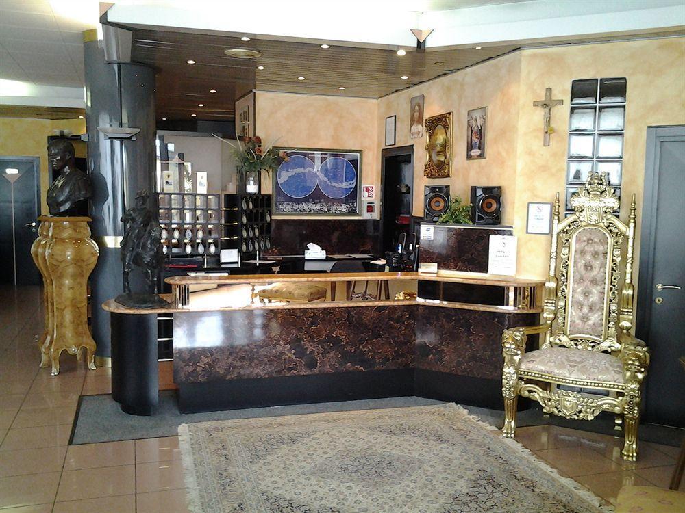 רג'ו אמיליה Novahotel מראה חיצוני תמונה
